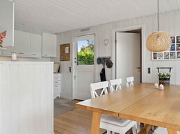 5 Star Holiday Home in Dronningmolle