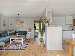 5 Star Holiday Home in Dronningmolle
