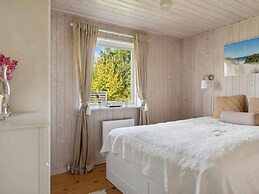 5 Star Holiday Home in Dronningmolle