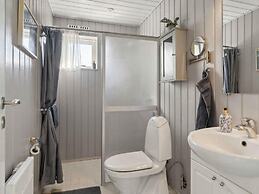 5 Star Holiday Home in Dronningmolle