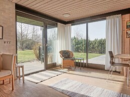 5 Star Holiday Home in Ronne