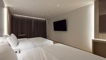 Hound Hotel Pohang Yeongildae