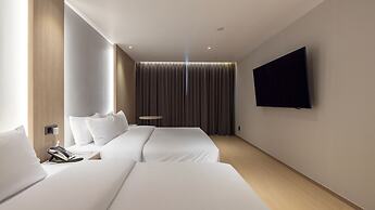 Hound Hotel Pohang Yeongildae
