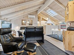 5 Star Holiday Home in Hals
