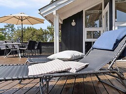 5 Star Holiday Home in Hals