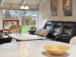 5 Star Holiday Home in Hals