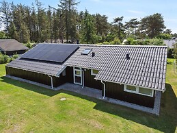 5 Star Holiday Home in Hals