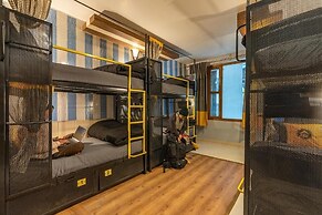 The Hosteller Mcleodganj Mall Road