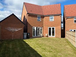 Comfortable 5 - Guest Abode - In Quiet Village
