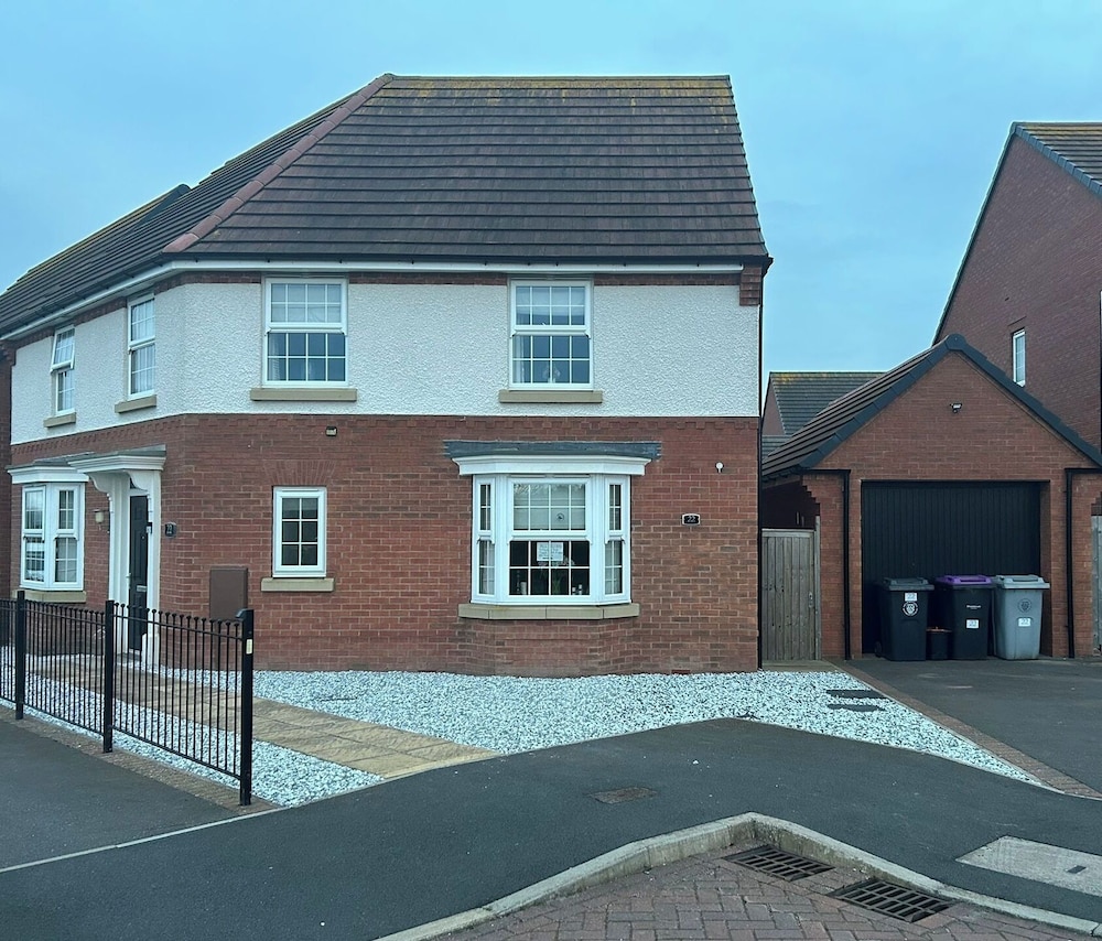 Comfortable 5 - Guest Abode - In Quiet Village