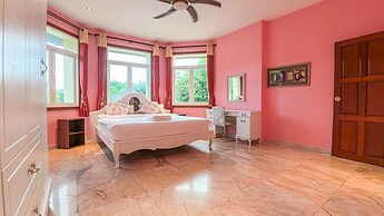7 Bedroom Pool Villa in Kathu SV1