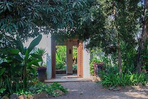 Mitengo House