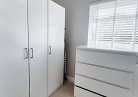 Cosy 2BR House on Quiet Street