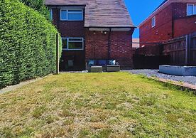 Cosy 2BR House on Quiet Street