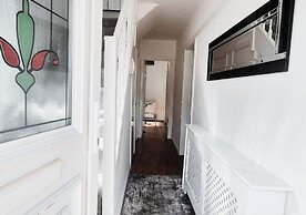 Cosy 2BR House on Quiet Street