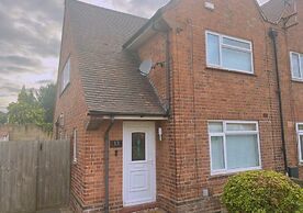 Cosy 2BR House on Quiet Street