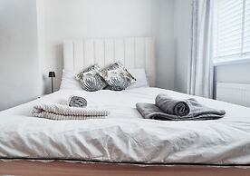 Cosy 2BR House on Quiet Street