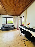 Spacious Budget Home Garden Stay