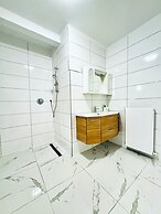 Spacious Budget Home Garden Stay