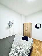 Spacious Budget Home Garden Stay