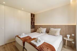 Green Coast Beachfront Retreat by Minho s Guest