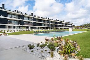 Green Coast Beachfront Retreat by Minho s Guest