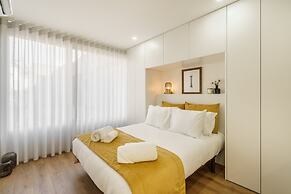 Santa Barbara Flat by Minhos Guest