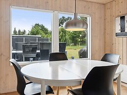 5 Star Holiday Home in Vaeggerlose