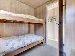 5 Star Holiday Home in Humble