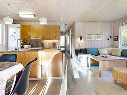 5 Star Holiday Home in Humble