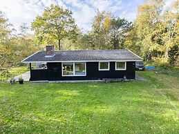 5 Star Holiday Home in Humble