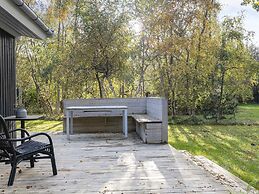 5 Star Holiday Home in Humble
