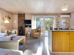 5 Star Holiday Home in Humble