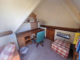 Ashleigh House