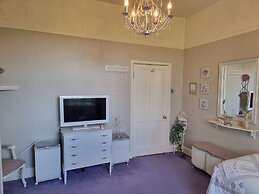 Ashleigh House