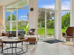 5 Star Holiday Home in Stroby