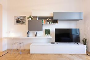 Rental in Rome Colosseo Modern Apartment