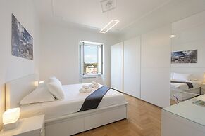 Rental in Rome Colosseo Modern Apartment