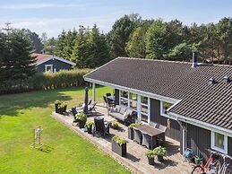 5 Star Holiday Home in Vaeggerlose