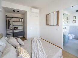 Design Flat W/terrace, Porta Nuova