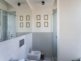 Design Flat W/terrace, Porta Nuova