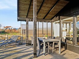5 Star Holiday Home in Ronde