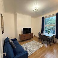 Modern Central Croydon Retreat