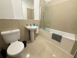 Modern Central Croydon Retreat