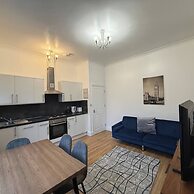 Modern Central Croydon Retreat