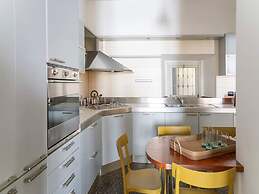 Chic Apartment in Cental Milan