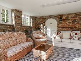 Tresarrett Manor