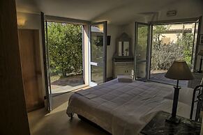 Villa Glicini - Delightful Cottage With Pool