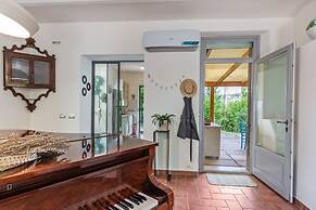 Big Historic Private Villa With Pool and Garden