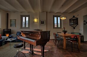 Big Historic Private Villa With Pool and Garden